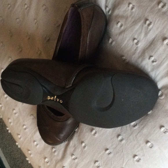 Shoes - Picture 4 of 4